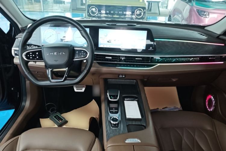 Used Chery Arrizo 8 2023 High-Performance Edition 2.0T DCT Powerfully Equipped Center Console