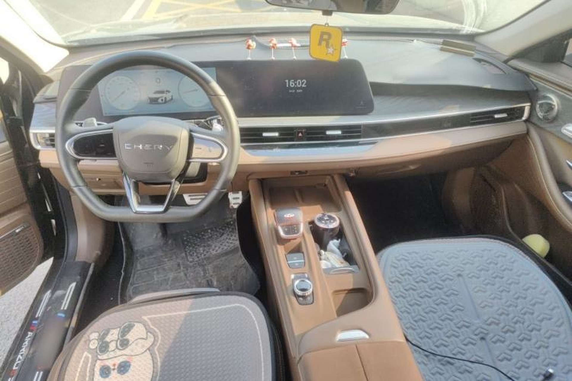 Used Chery Arrizo 8 2023 High-Performance Edition 2.0T DCT Powerfully Equipped Center Console