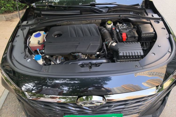 Used Chery Arrizo 8 2023 High-Performance Edition 2.0T DCT Powerfully Equipped Engine Bay
