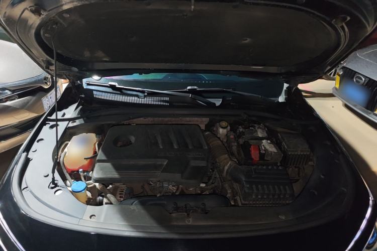 Used Chery Arrizo 8 2023 High-Performance Edition 2.0T DCT Powerfully Equipped Engine Bay