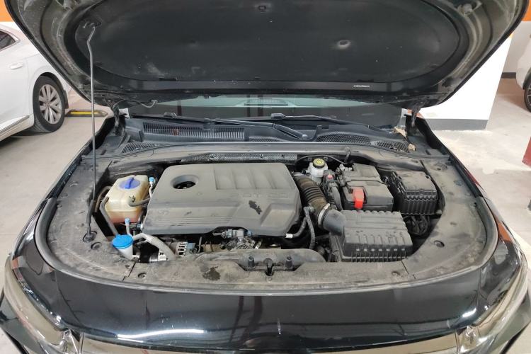 Used Chery Arrizo 8 2023 High-Performance Edition 2.0T DCT Powerfully Equipped Engine Bay