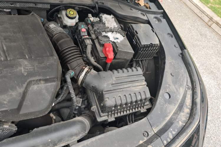 Used Chery Arrizo 8 2023 High-Performance Edition 2.0T DCT Powerfully Equipped Engine Bay Left
