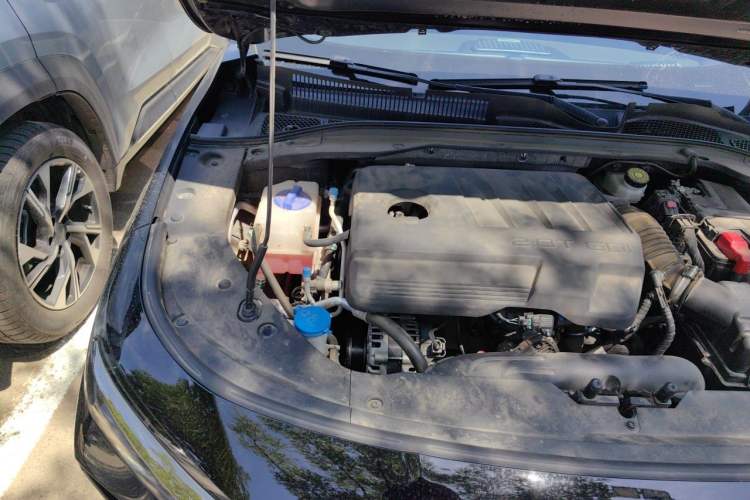 Used Chery Arrizo 8 2023 High-Performance Edition 2.0T DCT Powerfully Equipped Engine Bay Right