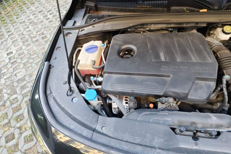 Used Chery Arrizo 8 2023 High-Performance Edition 2.0T DCT Powerfully Equipped Engine Bay Right
