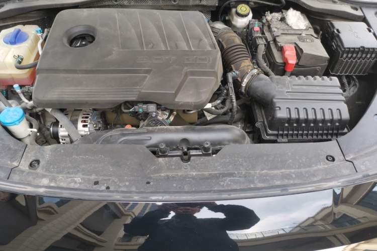 Used Chery Arrizo 8 2023 High-Performance Edition 2.0T DCT Powerfully Equipped Engine Bay
