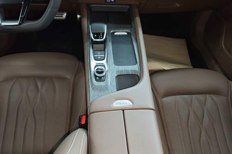 Used Chery Arrizo 8 2023 High-Performance Edition 2.0T DCT Powerfully Equipped Gear Lever