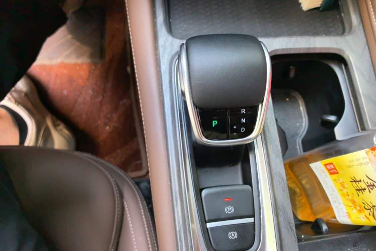 Used Chery Arrizo 8 2023 High-Performance Edition 2.0T DCT Powerfully Equipped Gear Lever