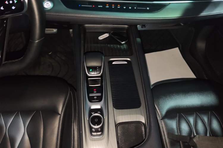 Used Chery Arrizo 8 2023 High-Performance Edition 2.0T DCT Powerfully Equipped Gear Lever