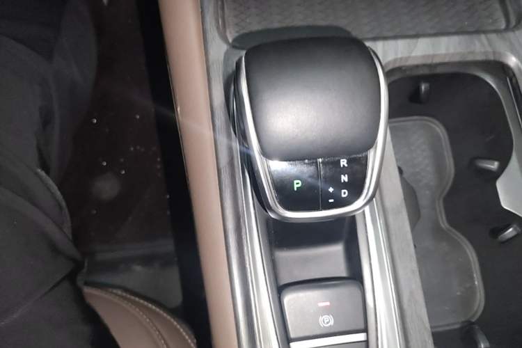 Used Chery Arrizo 8 2023 High-Performance Edition 2.0T DCT Powerfully Equipped Gear Lever