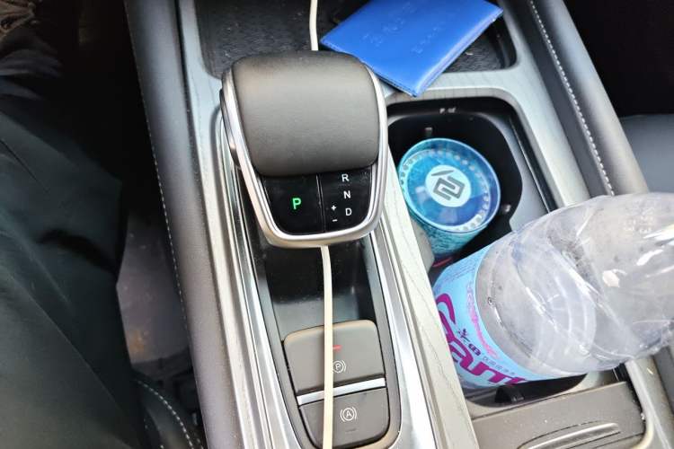 Used Chery Arrizo 8 2023 High-Performance Edition 2.0T DCT Powerfully Equipped Gear Lever