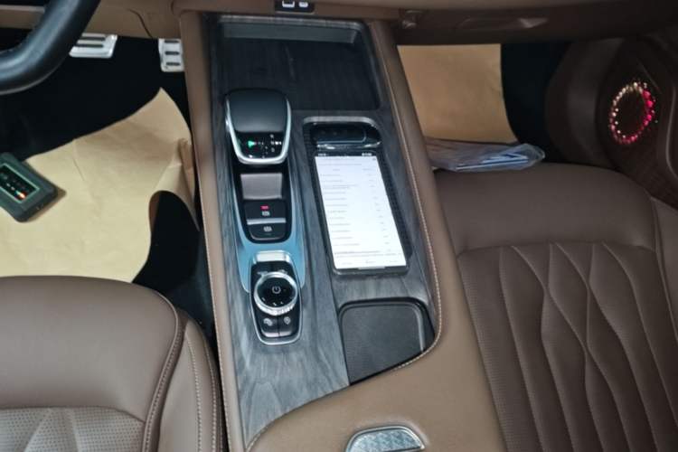 Used Chery Arrizo 8 2023 High-Performance Edition 2.0T DCT Powerfully Equipped Gear Lever