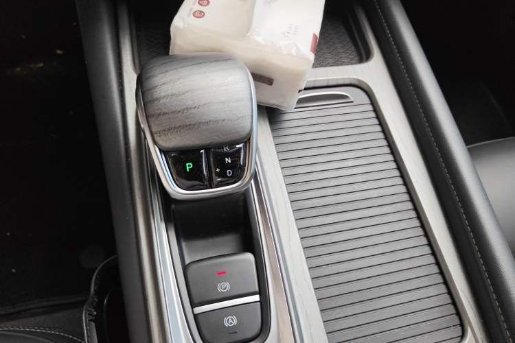 Used Chery Arrizo 8 2023 High-Performance Edition 2.0T DCT Powerfully Equipped Gear Lever
