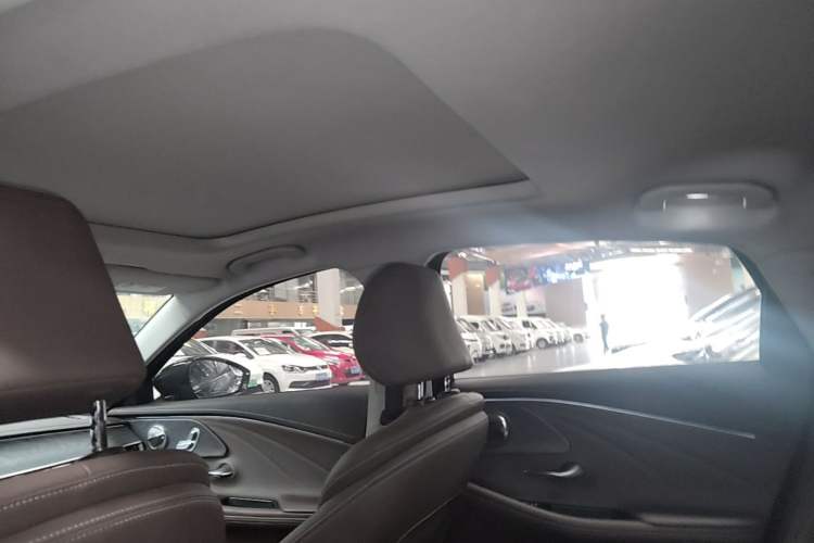Used Chery Arrizo 8 2023 High-Performance Edition 2.0T DCT Powerfully Equipped Headliner