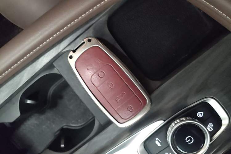 Used Chery Arrizo 8 2023 High-Performance Edition 2.0T DCT Powerfully Equipped Interior 1