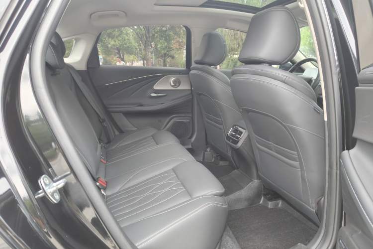 Used Chery Arrizo 8 2023 High-Performance Edition 2.0T DCT Powerfully Equipped Interior 10
