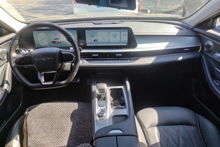 Used Chery Arrizo 8 2023 High-Performance Edition 2.0T DCT Powerfully Equipped Interior 3