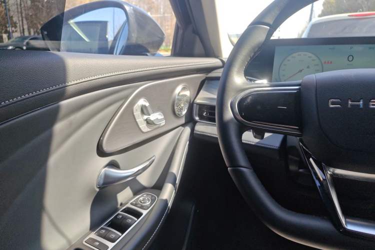 Used Chery Arrizo 8 2023 High-Performance Edition 2.0T DCT Powerfully Equipped Interior 4