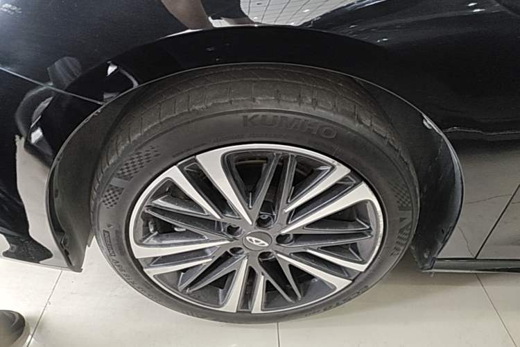 Used Chery Arrizo 8 2023 High-Performance Edition 2.0T DCT Powerfully Equipped Left Front Wheel Hub