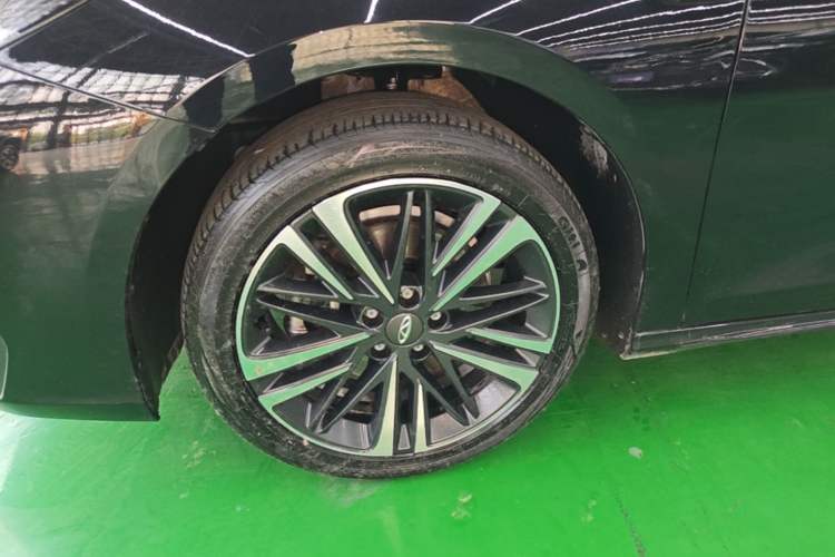 Used Chery Arrizo 8 2023 High-Performance Edition 2.0T DCT Powerfully Equipped Left Front Wheel Hub