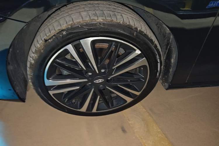 Used Chery Arrizo 8 2023 High-Performance Edition 2.0T DCT Powerfully Equipped Left Front Wheel Hub