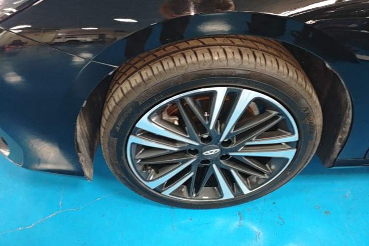 Used Chery Arrizo 8 2023 High-Performance Edition 2.0T DCT Powerfully Equipped Left Front Wheel Hub