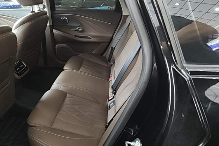 Used Chery Arrizo 8 2023 High-Performance Edition 2.0T DCT Powerfully Equipped Left Rear Seat
