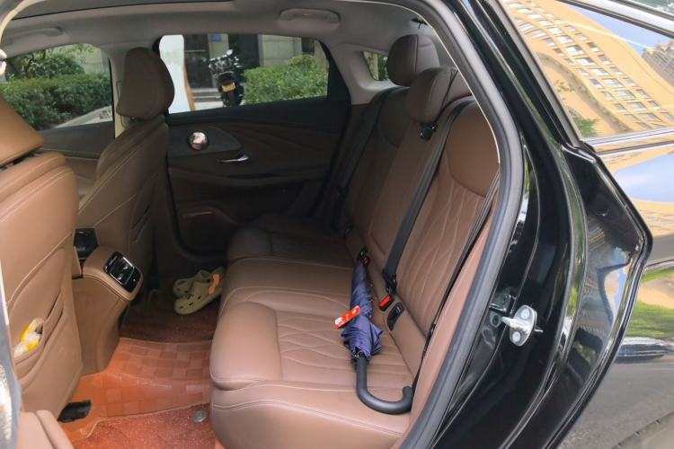 Used Chery Arrizo 8 2023 High-Performance Edition 2.0T DCT Powerfully Equipped Left Rear Seat