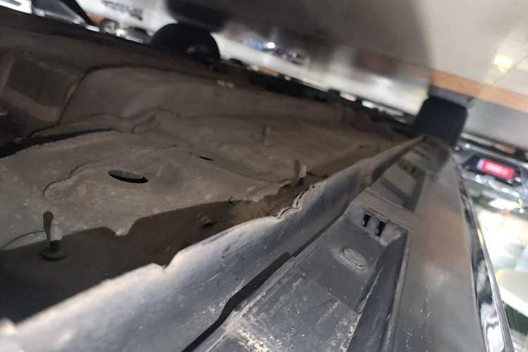 Used Chery Arrizo 8 2023 High-Performance Edition 2.0T DCT Powerfully Equipped Left Side Sill