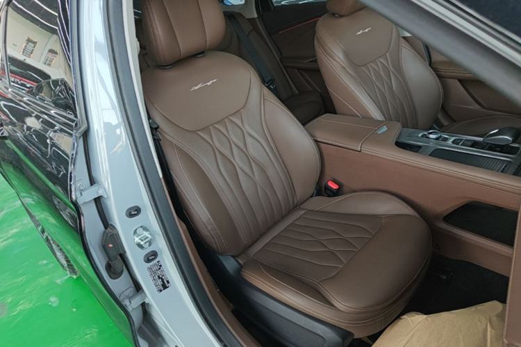 Used Chery Arrizo 8 2023 High-Performance Edition 2.0T DCT Powerfully Equipped Right Front Seat