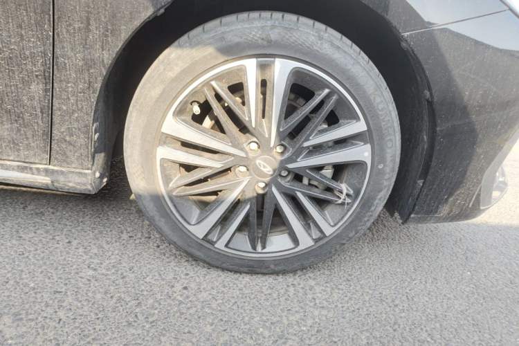 Used Chery Arrizo 8 2023 High-Performance Edition 2.0T DCT Powerfully Equipped Right Front Wheel Hub