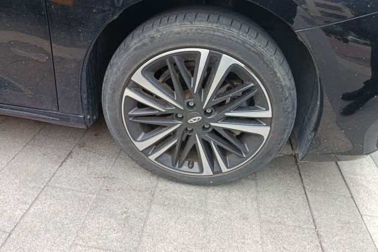Used Chery Arrizo 8 2023 High-Performance Edition 2.0T DCT Powerfully Equipped Right Front Wheel Hub
