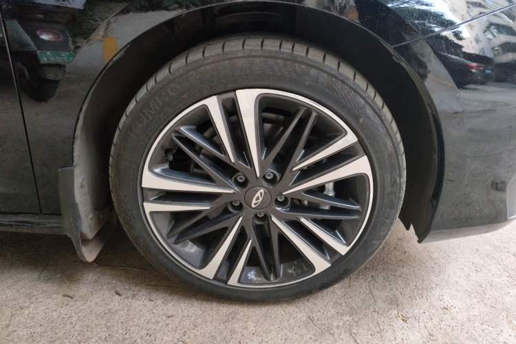 Used Chery Arrizo 8 2023 High-Performance Edition 2.0T DCT Powerfully Equipped Right Front Wheel Hub