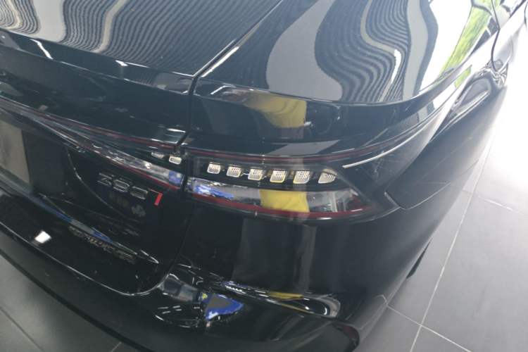 Used Chery Arrizo 8 2023 High-Performance Edition 2.0T DCT Powerfully Equipped Right Rear Taillight
