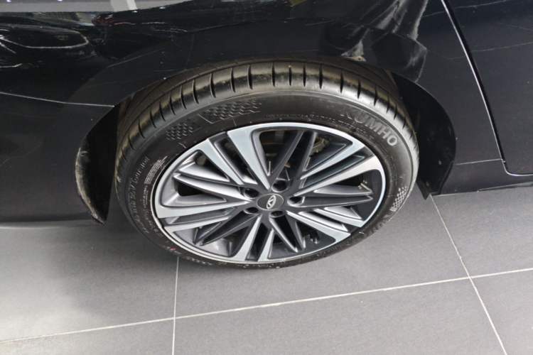 Used Chery Arrizo 8 2023 High-Performance Edition 2.0T DCT Powerfully Equipped Right Rear Wheel Hub