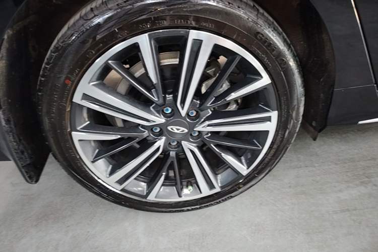 Used Chery Arrizo 8 2023 1.6T DCT Elite Right Rear Wheel Hub