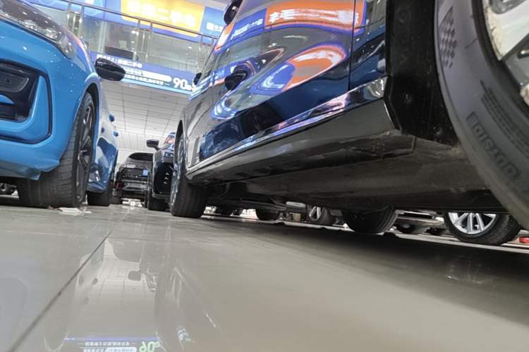 Used Chery Arrizo 8 2023 High-Performance Edition 2.0T DCT Powerfully Equipped Right Side Sill