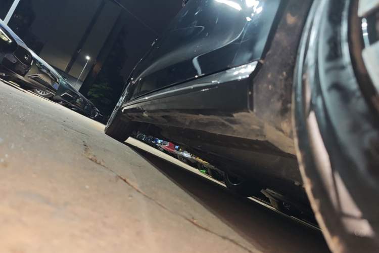 Used Chery Arrizo 8 2023 High-Performance Edition 2.0T DCT Powerfully Equipped Right Side Sill