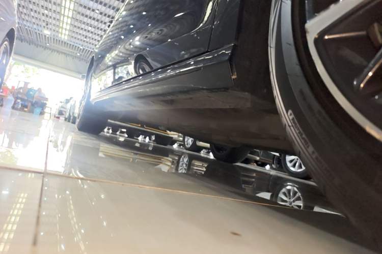 Used Chery Arrizo 8 2023 High-Performance Edition 2.0T DCT Powerfully Equipped Right Side Sill