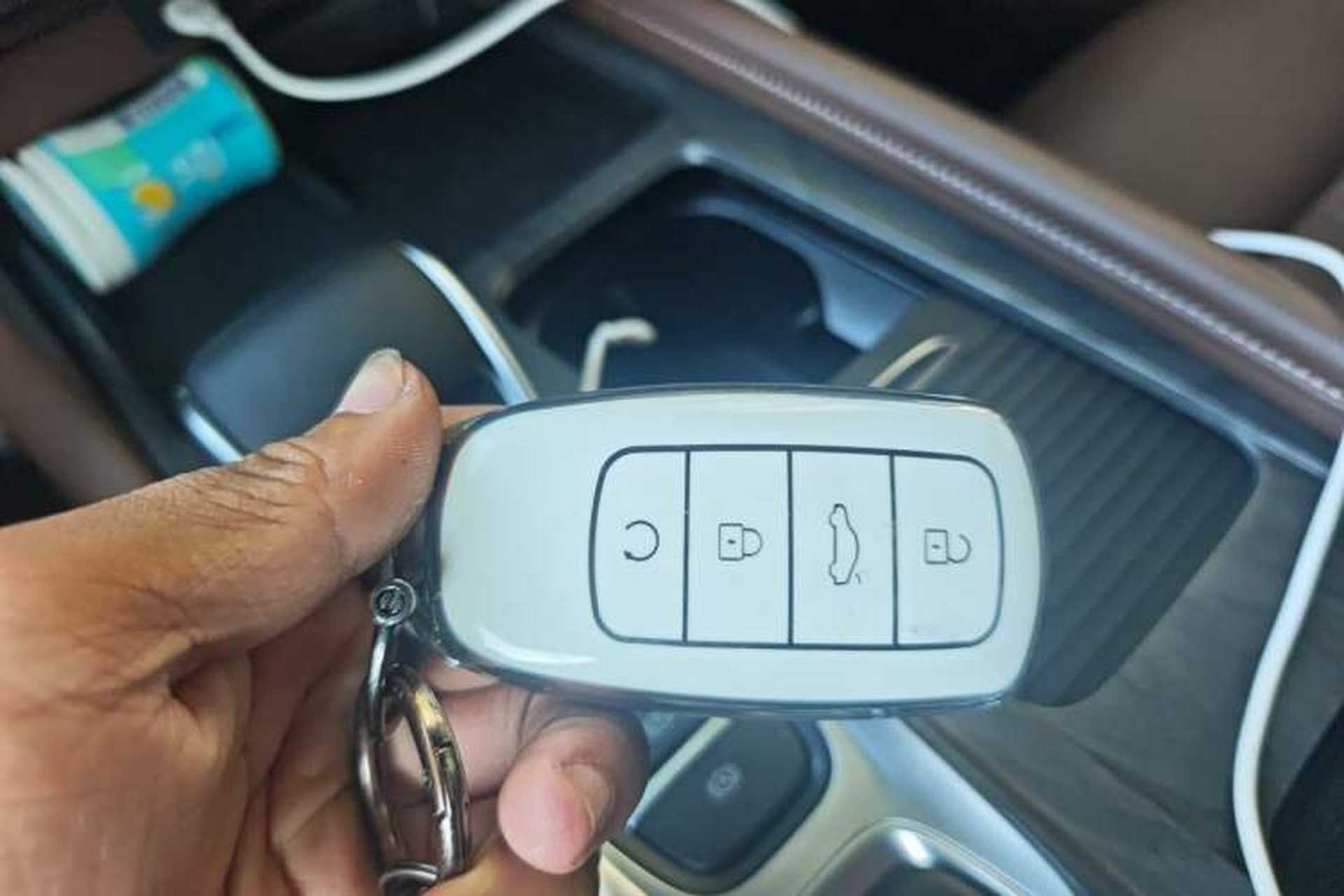Used Chery Arrizo 8 2023 High-Performance Edition 2.0T DCT Powerfully Equipped Vehicle Key