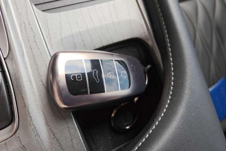 Used Chery Arrizo 8 2023 High-Performance Edition 2.0T DCT Powerfully Equipped Vehicle Key