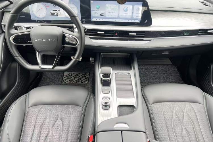 Used Chery Arrizo 8 2023 High-Performance Edition 2.0T DCT Powerfully Equipped Audio And AC Panel