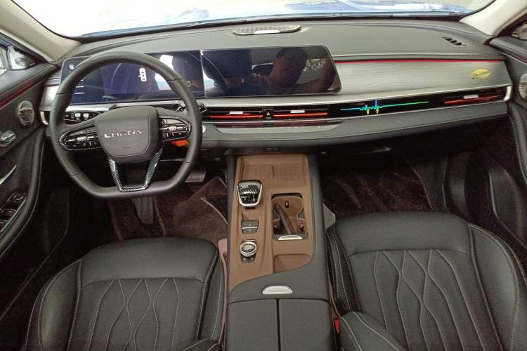 Used Chery Arrizo 8 2023 1.6T DCT Elite Center Console