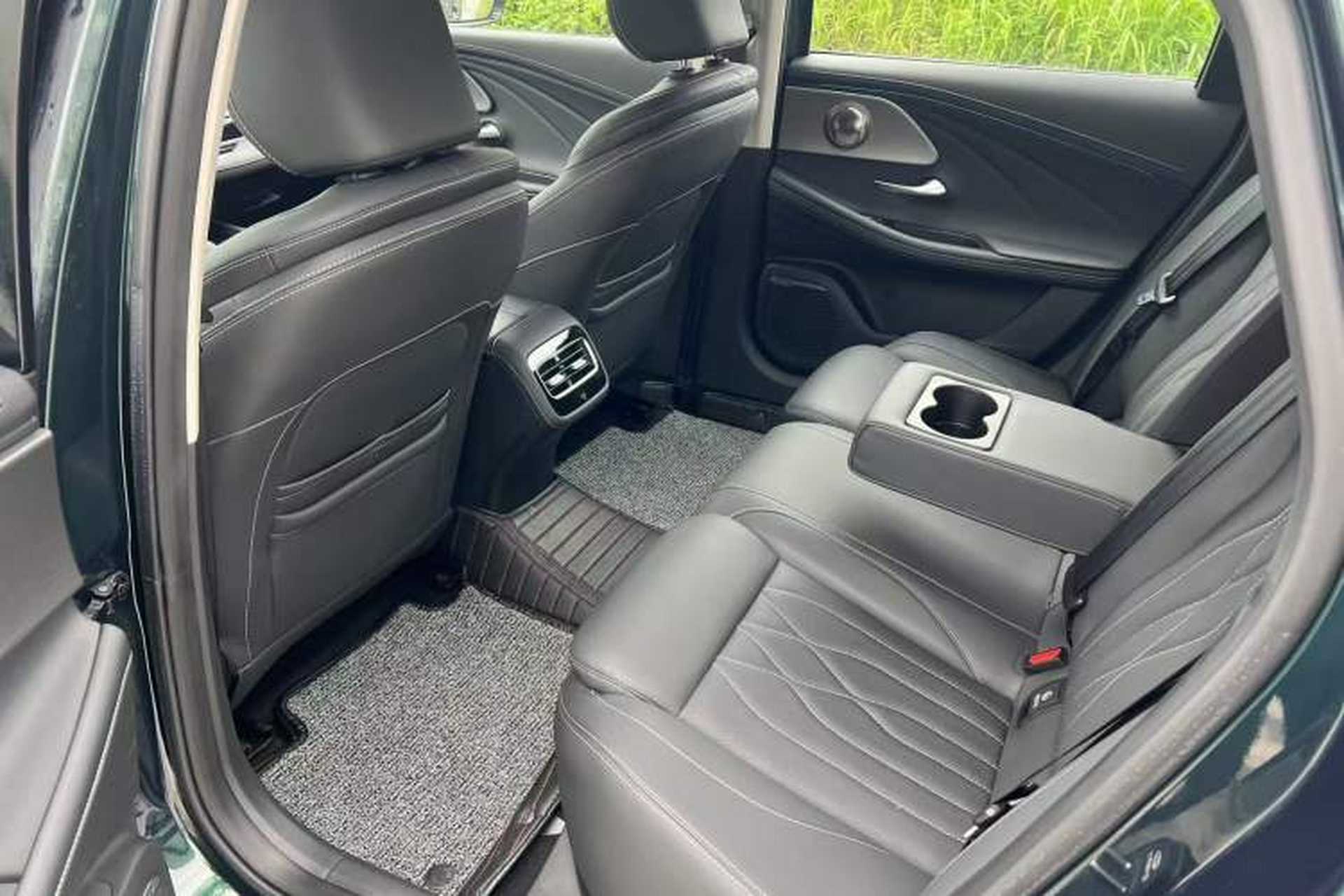 Used Chery Arrizo 8 2023 High-Performance Edition 2.0T DCT Powerfully Equipped Interior 3