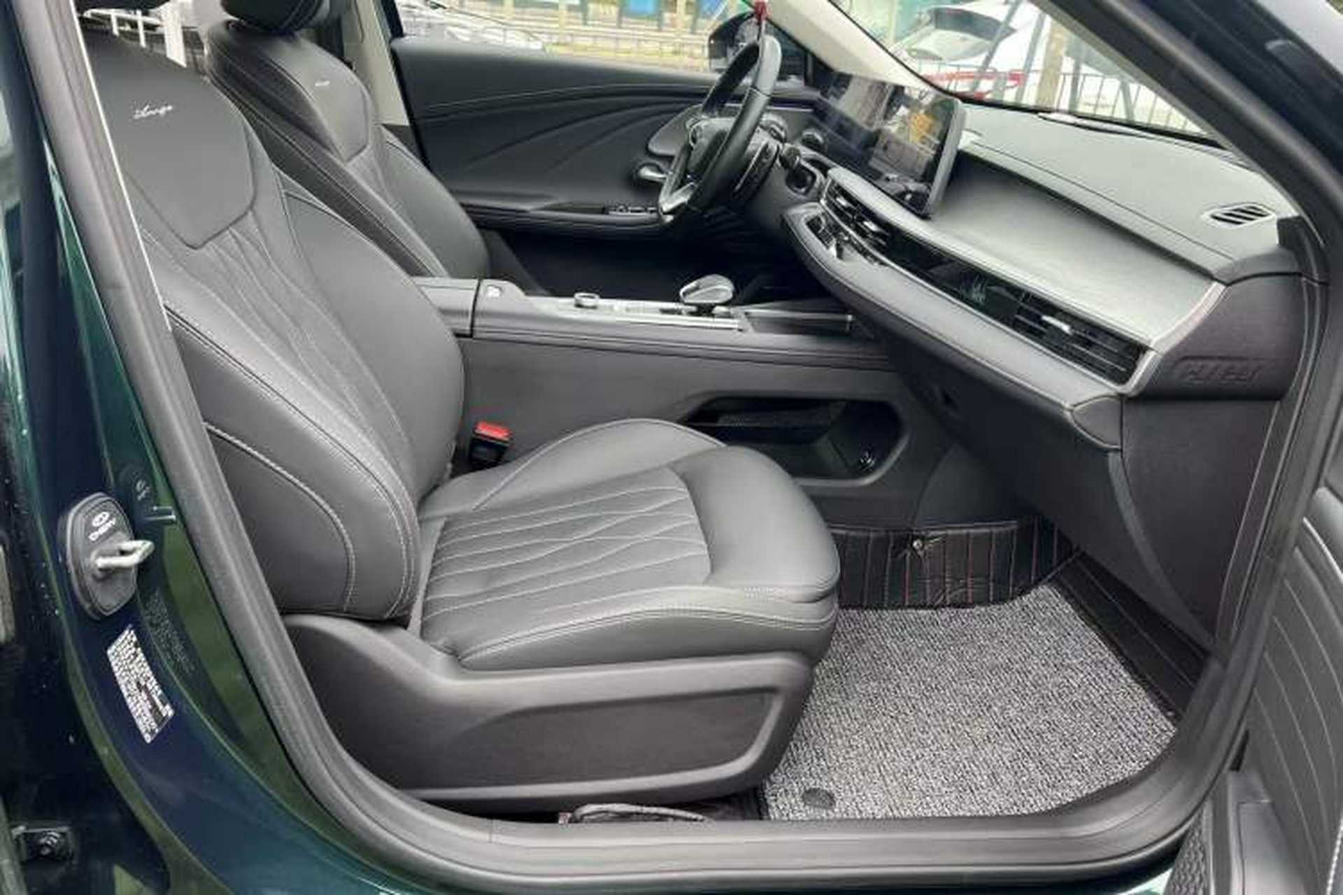 Used Chery Arrizo 8 2023 High-Performance Edition 2.0T DCT Powerfully Equipped Interior 5
