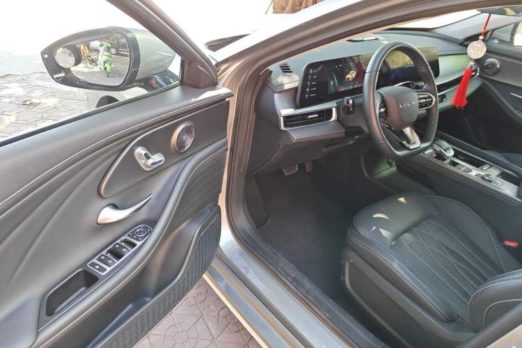 Used Chery Arrizo 8 2023 1.6T DCT Elite Interior 3