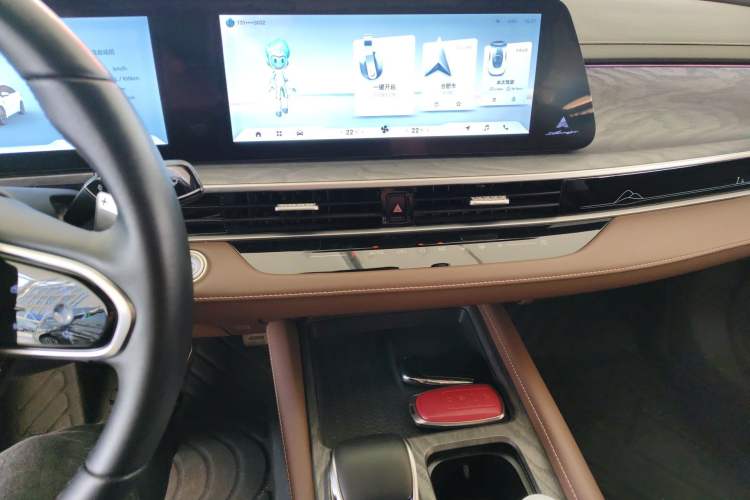 Used Chery Arrizo 8 2023 High-Performance Edition 2.0T DCT Powerfully Equipped Audio And AC Panel