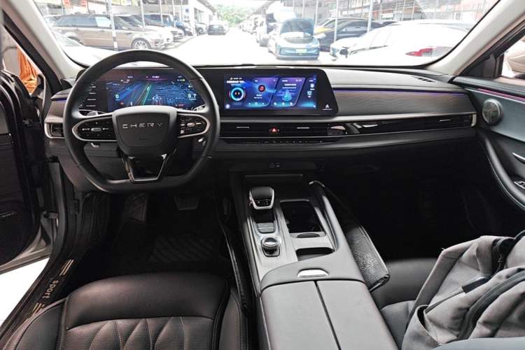 Used Chery Arrizo 8 2023 1.6T DCT Ya Center Console