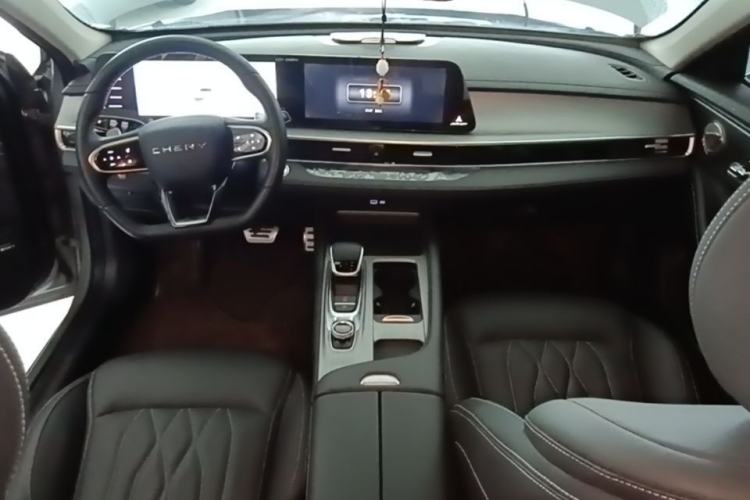 Used Chery Arrizo 8 2023 High-Performance Edition 2.0T DCT Powerfully Equipped Center Console