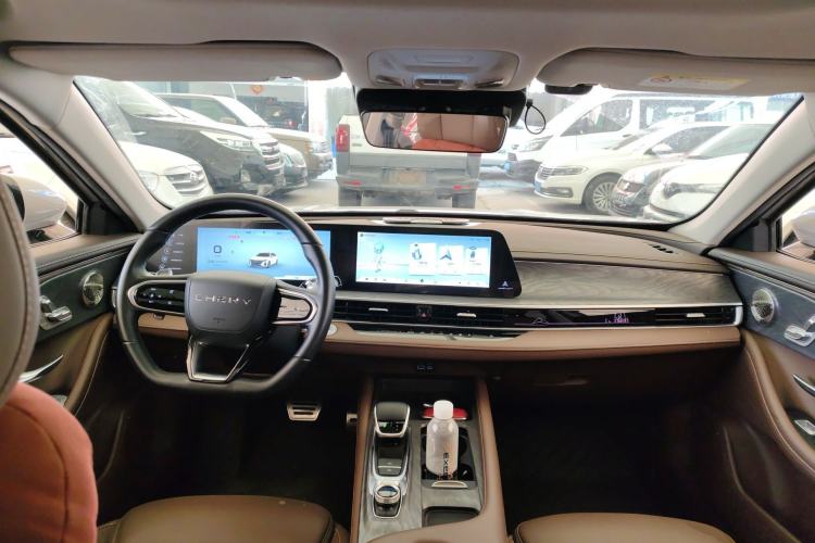 Used Chery Arrizo 8 2023 High-Performance Edition 2.0T DCT Powerfully Equipped Center Console