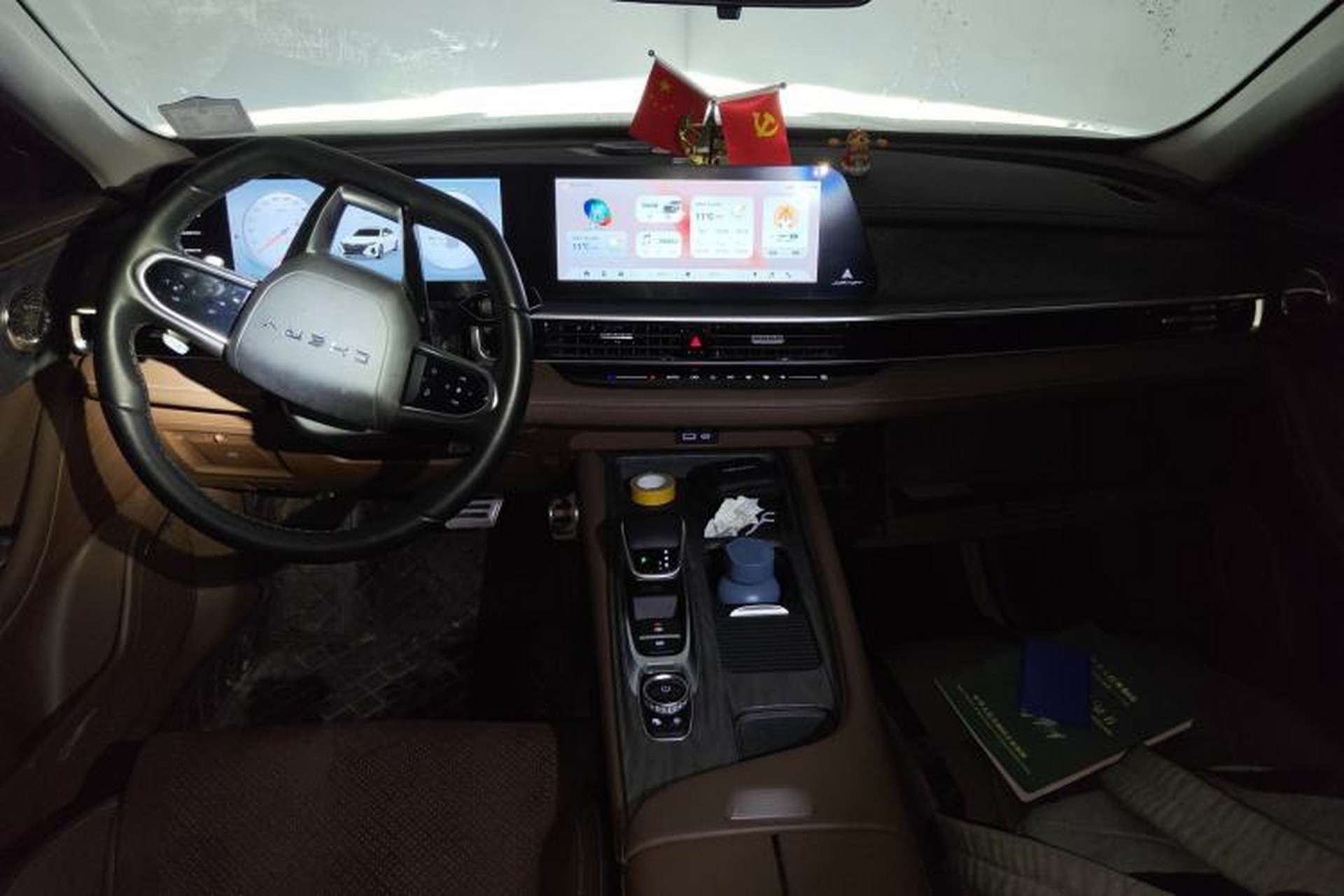 Used Chery Arrizo 8 2023 High-Performance Edition 2.0T DCT Powerfully Equipped Center Console